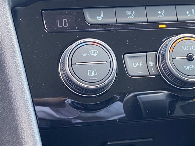 2024 Volkswagen Taos SE Image 19 of 24