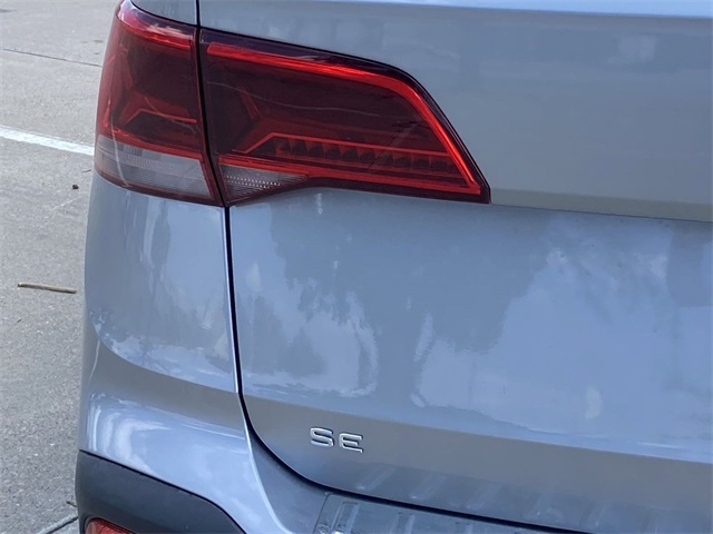 2024 Volkswagen Taos SE Image 7 of 24