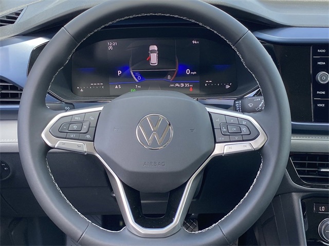 2024 Volkswagen Taos SE Image 11 of 24