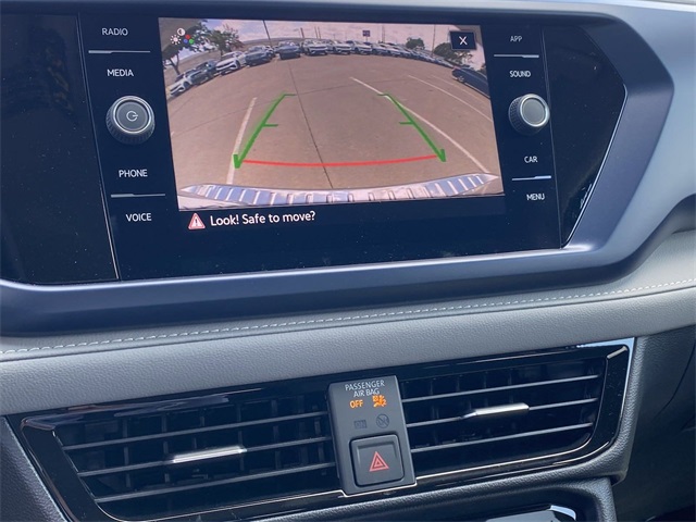 2024 Volkswagen Taos SE Image 17 of 24