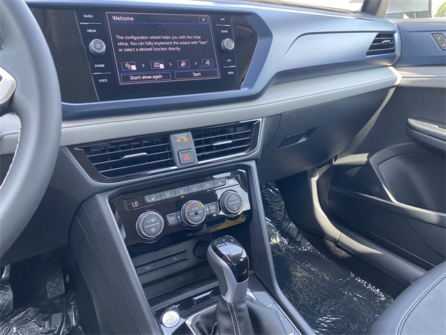 2024 Volkswagen Taos SE Image 13 of 24