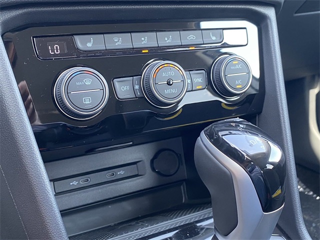 2024 Volkswagen Taos SE Image 18 of 24