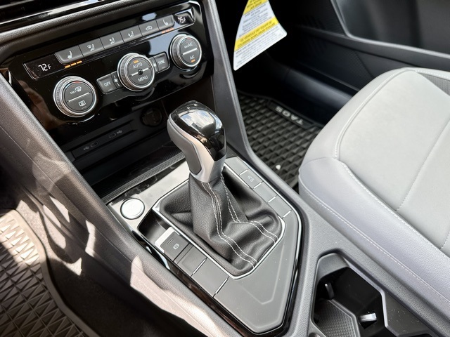 Vehicle image 25 of 30