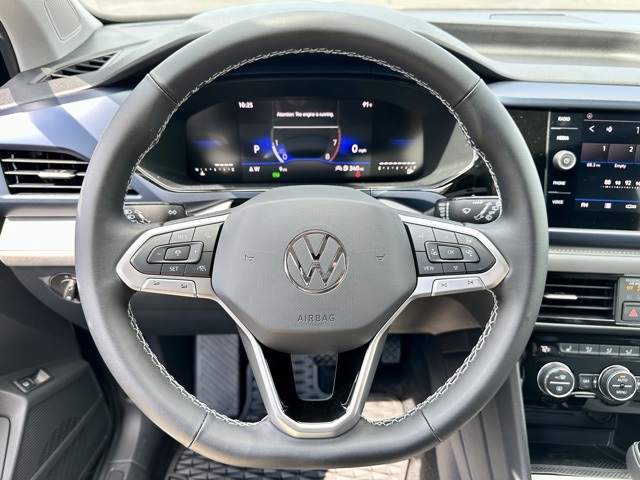 Vehicle image 27 of 30