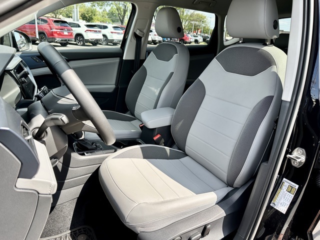 Vehicle image 13 of 30