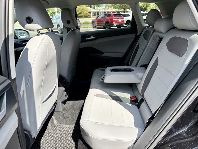 Vehicle image 17 of 30