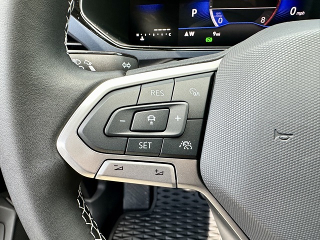 Vehicle image 28 of 30
