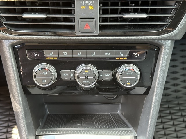 Vehicle image 23 of 30