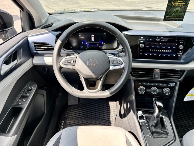 Vehicle image 15 of 30