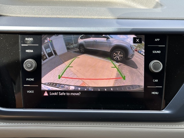 Vehicle image 22 of 30