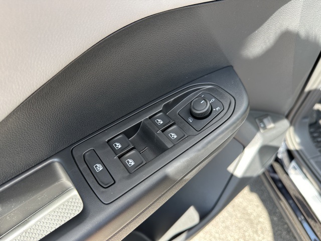 Vehicle image 11 of 30