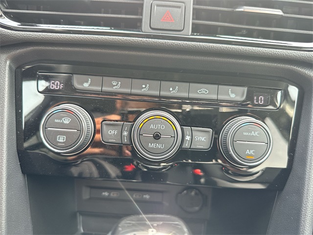 Vehicle image 41 of 47
