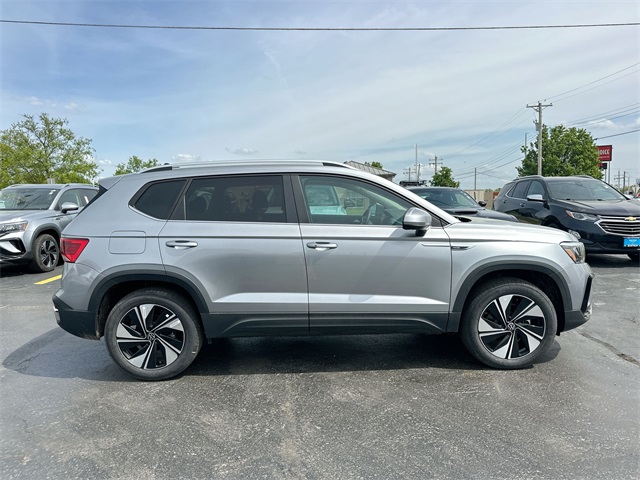 Vehicle image 16 of 47