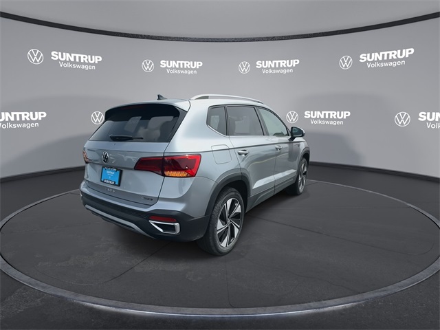 Vehicle image 21 of 47