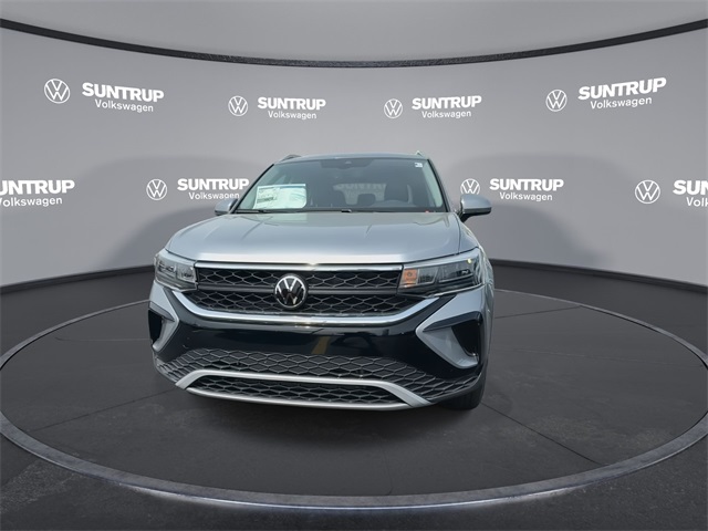 Vehicle image 8 of 47