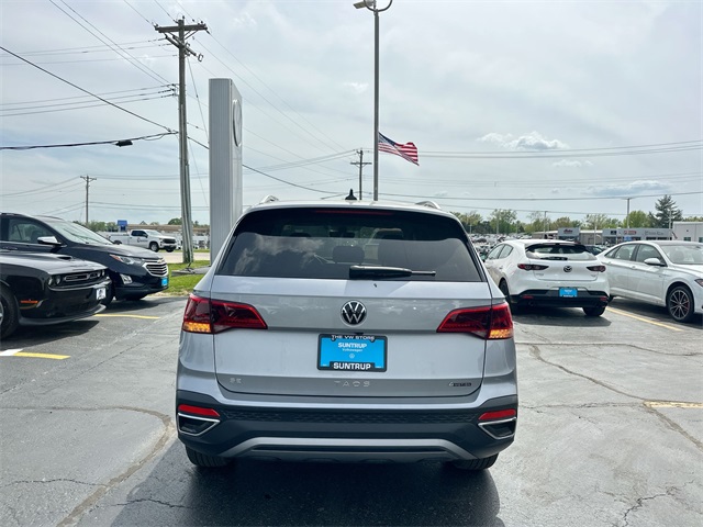 Vehicle image 24 of 47