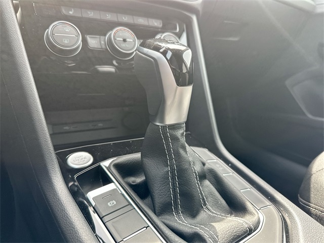 Vehicle image 42 of 47