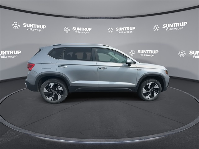 Vehicle image 15 of 47