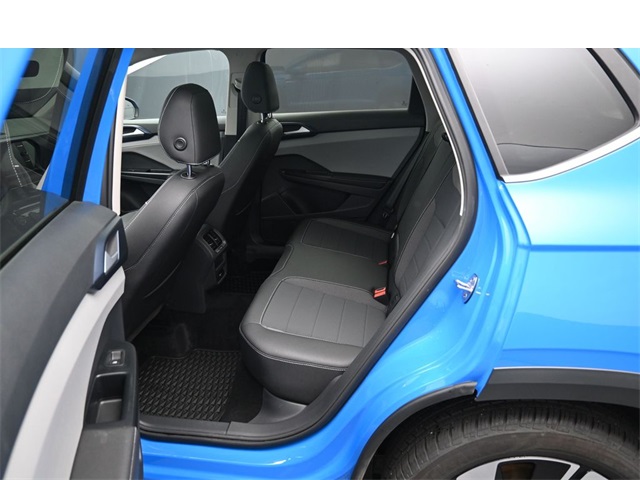 Vehicle image 34 of 36