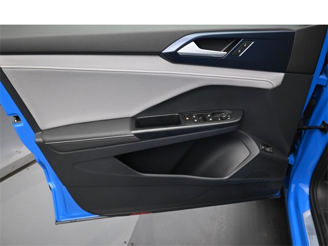 Vehicle image 23 of 36