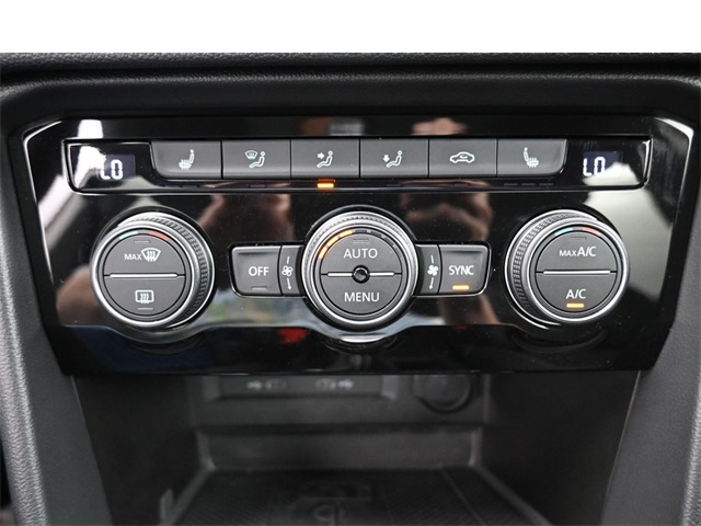Vehicle image 21 of 36