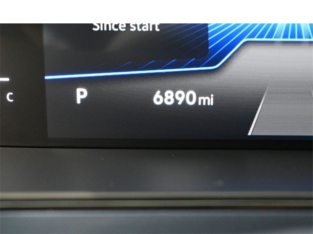 Vehicle image 18 of 36