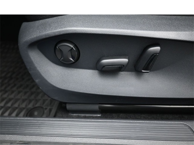 Vehicle image 35 of 36