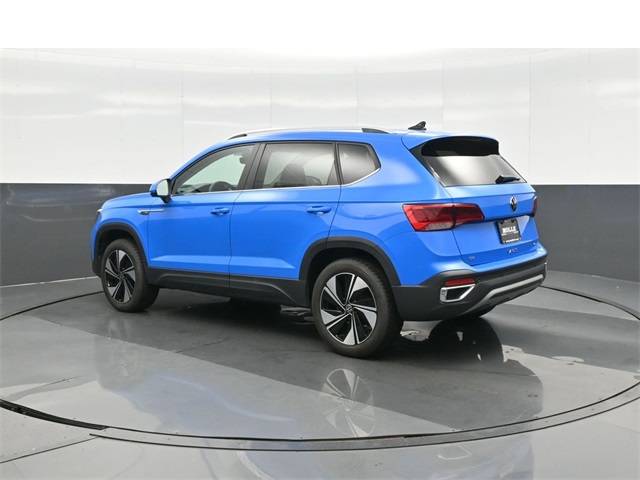 Vehicle image 7 of 36