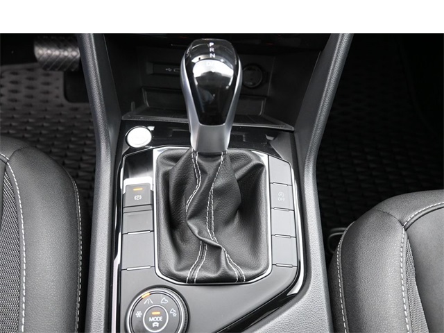 Vehicle image 22 of 36