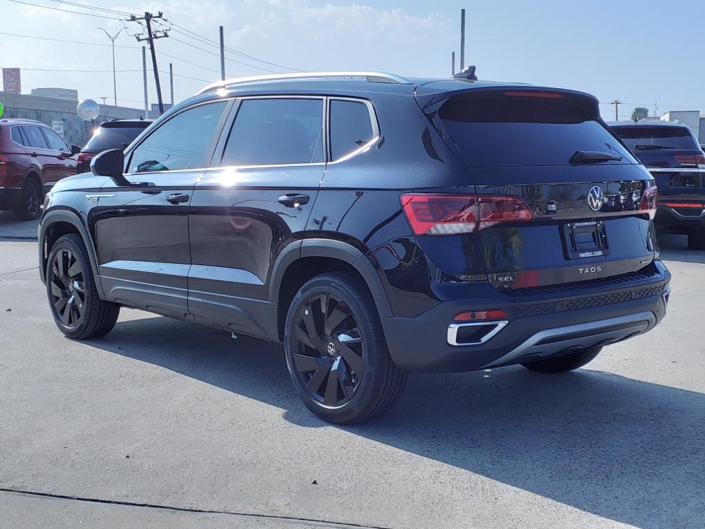 Vehicle image 7 of 21