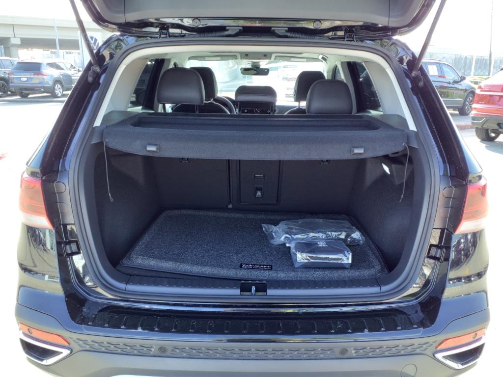 Vehicle image 12 of 21