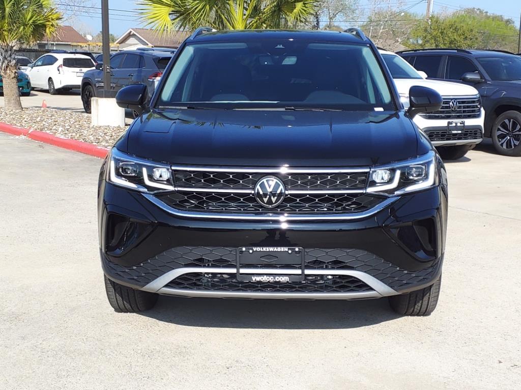 Vehicle image 4 of 21