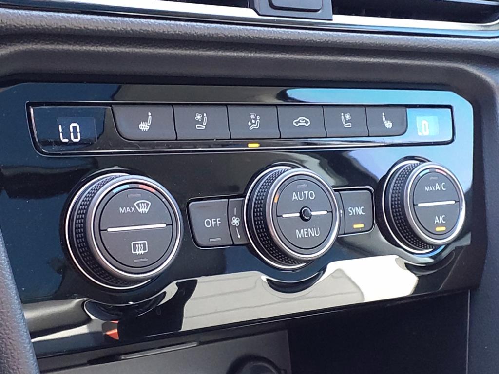 Vehicle image 20 of 21