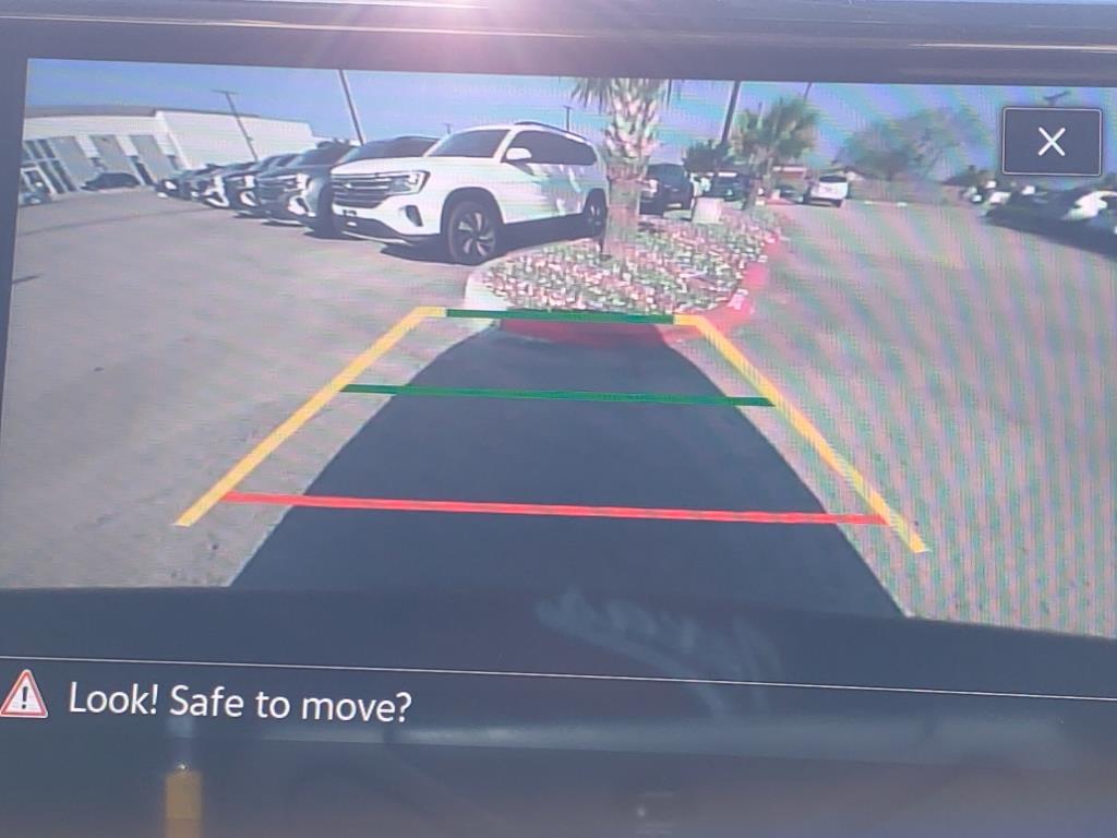Vehicle image 19 of 21