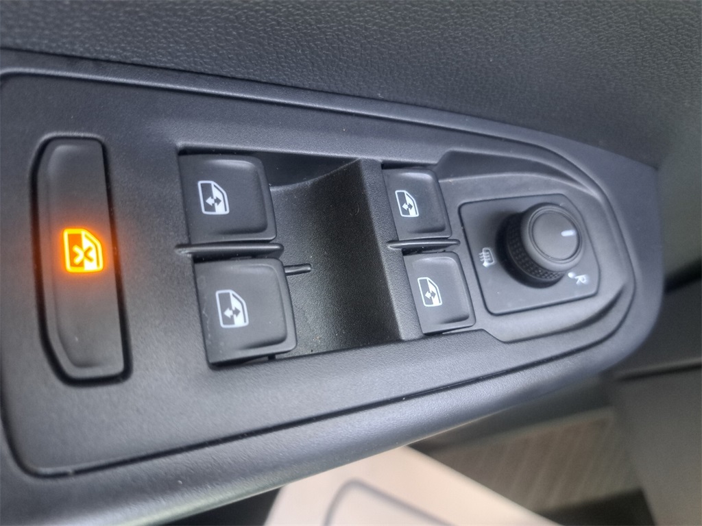 Vehicle image 16 of 30