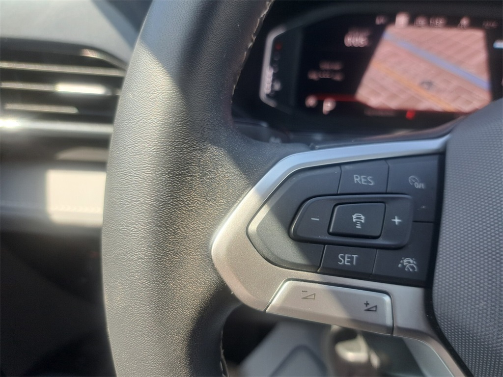 Vehicle image 14 of 30