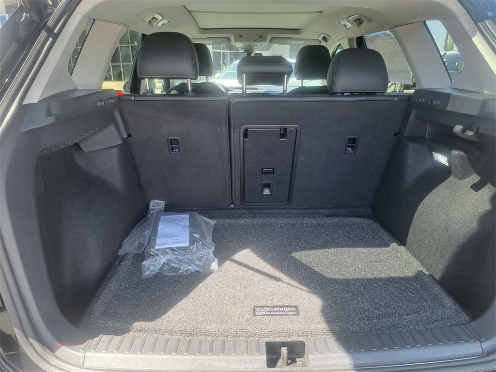 Vehicle image 26 of 30