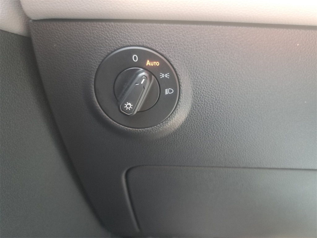 Vehicle image 15 of 30