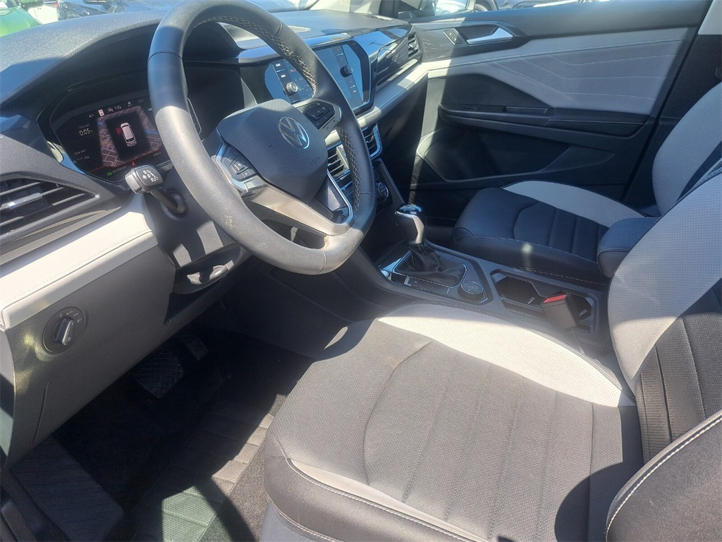Vehicle image 18 of 30