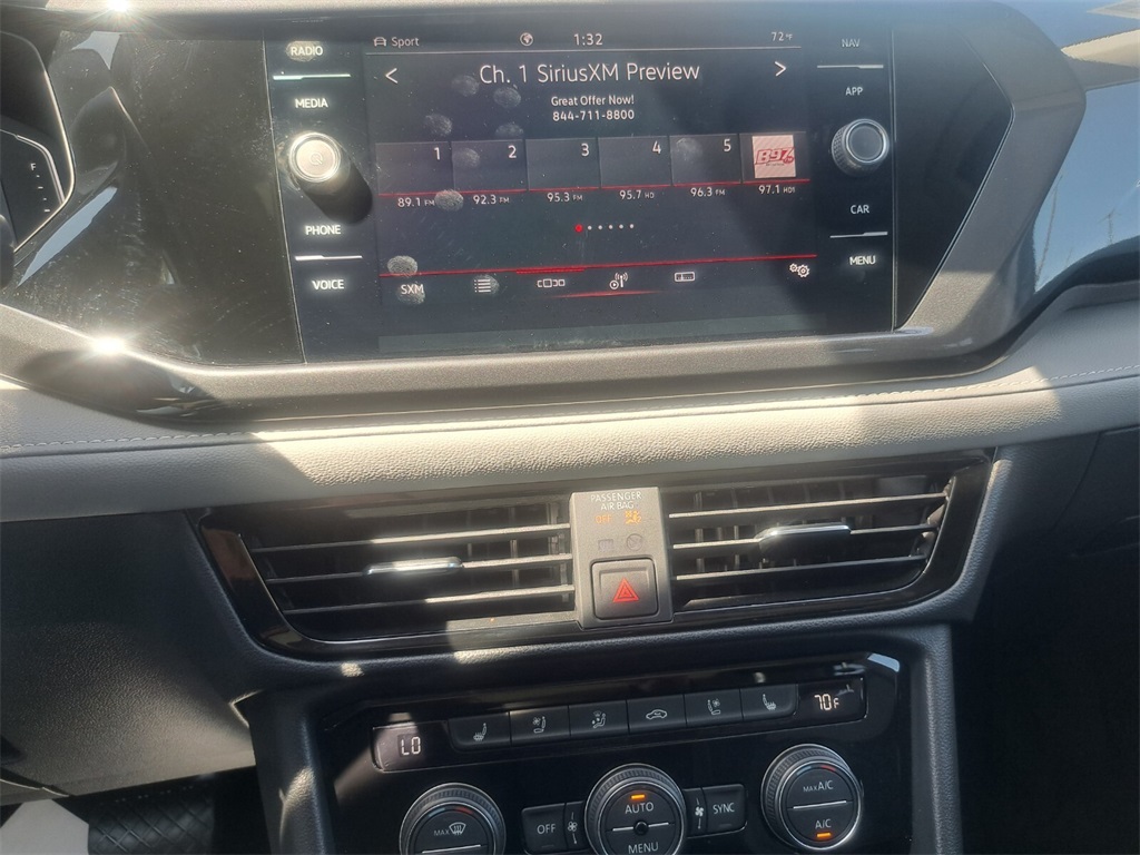 Vehicle image 10 of 30