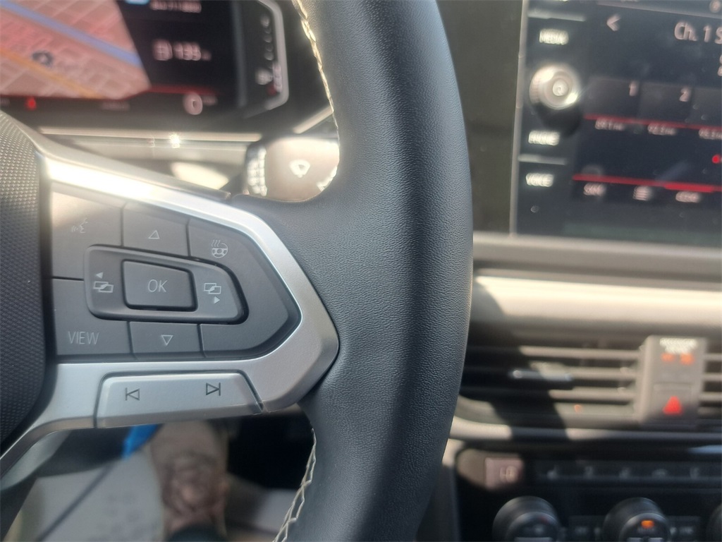 Vehicle image 13 of 30