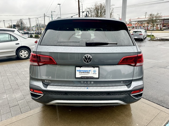 Vehicle image 6 of 33