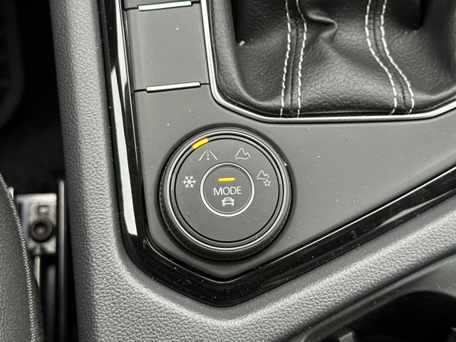 Vehicle image 29 of 33