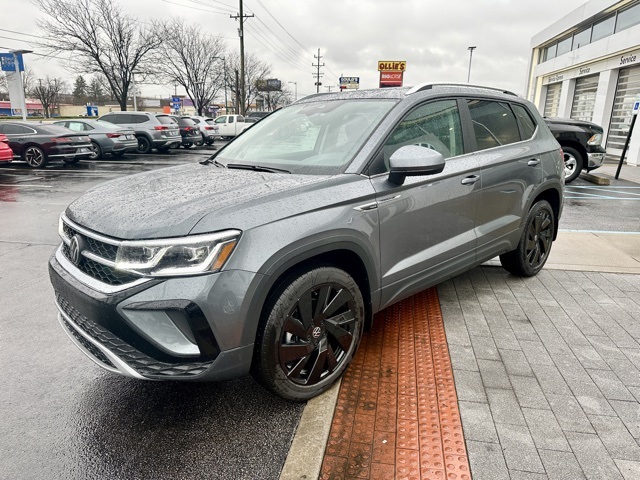 Vehicle image 3 of 33