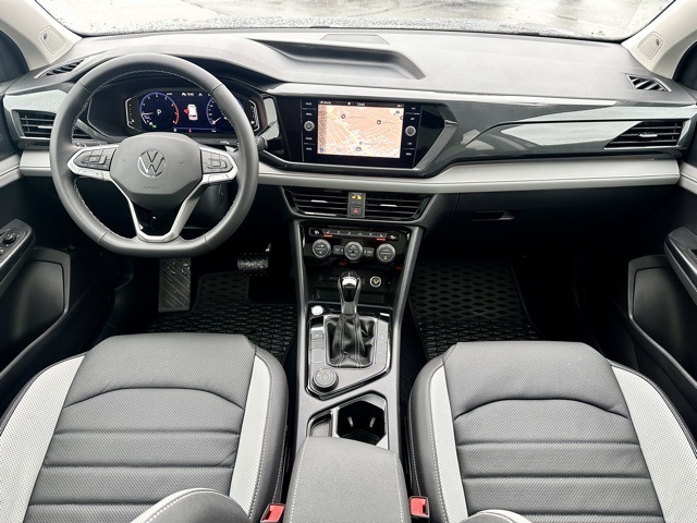 Vehicle image 17 of 33