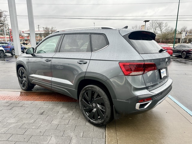 Vehicle image 5 of 33