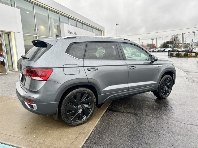 Vehicle image 7 of 33