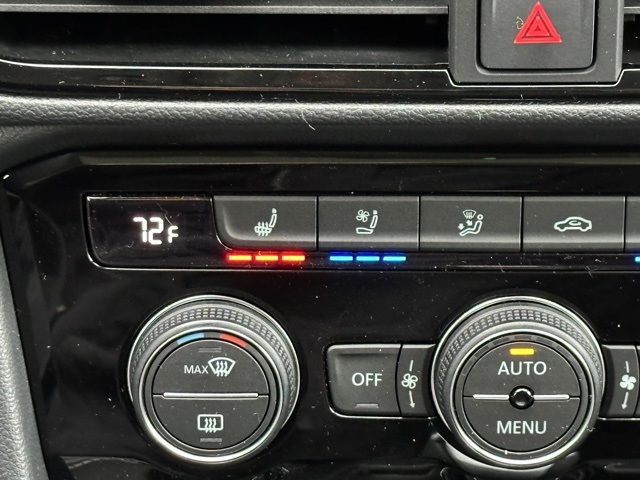 Vehicle image 26 of 33