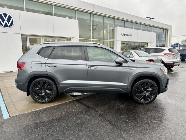 Vehicle image 8 of 33