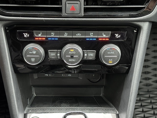 Vehicle image 25 of 33